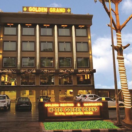 Hotel Golden Grand Delhi Kültér fotó