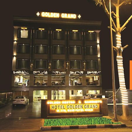 Hotel Golden Grand Delhi Kültér fotó