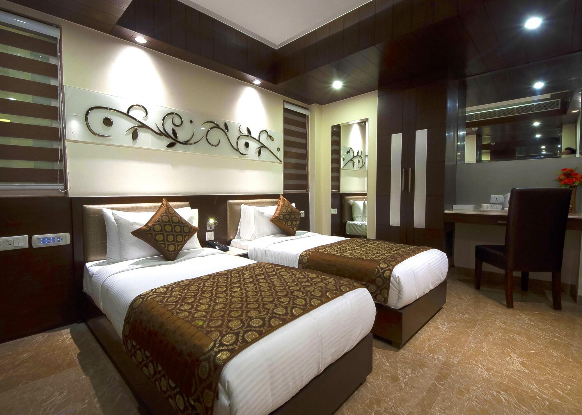 Hotel Golden Grand Delhi Kültér fotó
