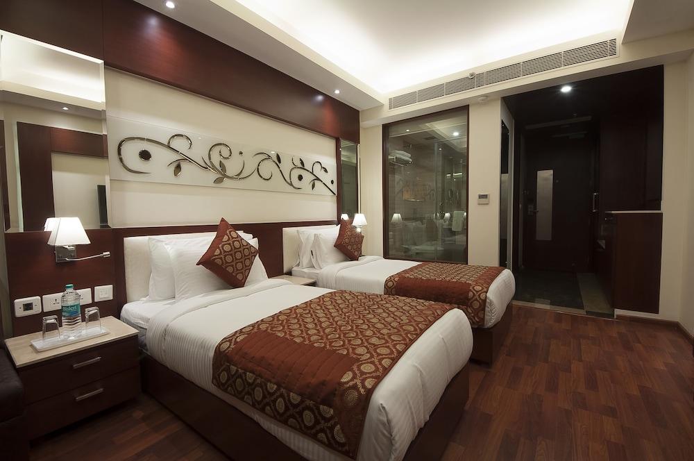 Hotel Golden Grand Delhi Kültér fotó