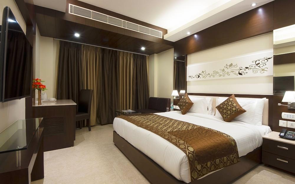 Hotel Golden Grand Delhi Kültér fotó