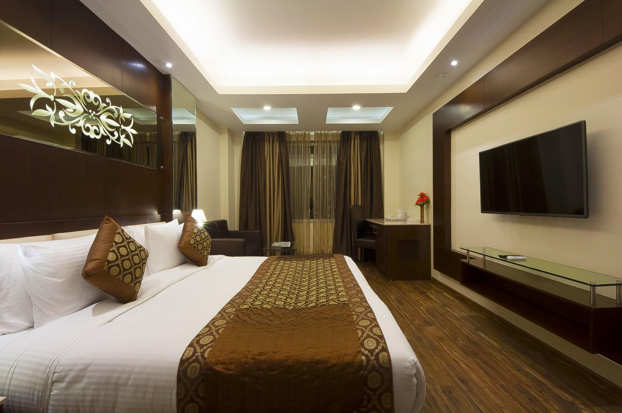 Hotel Golden Grand Delhi Kültér fotó
