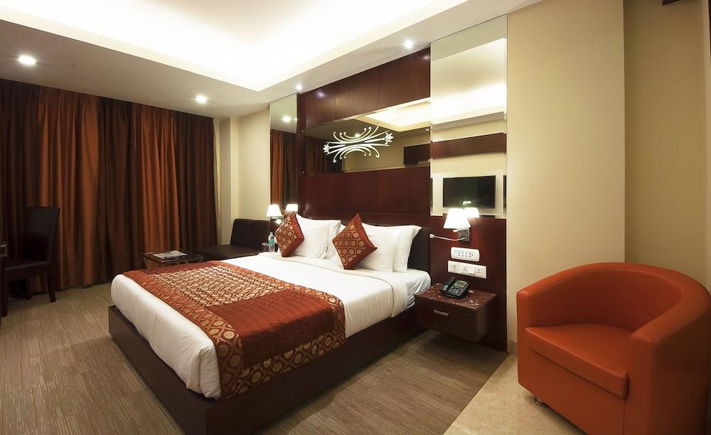 Hotel Golden Grand Delhi Kültér fotó