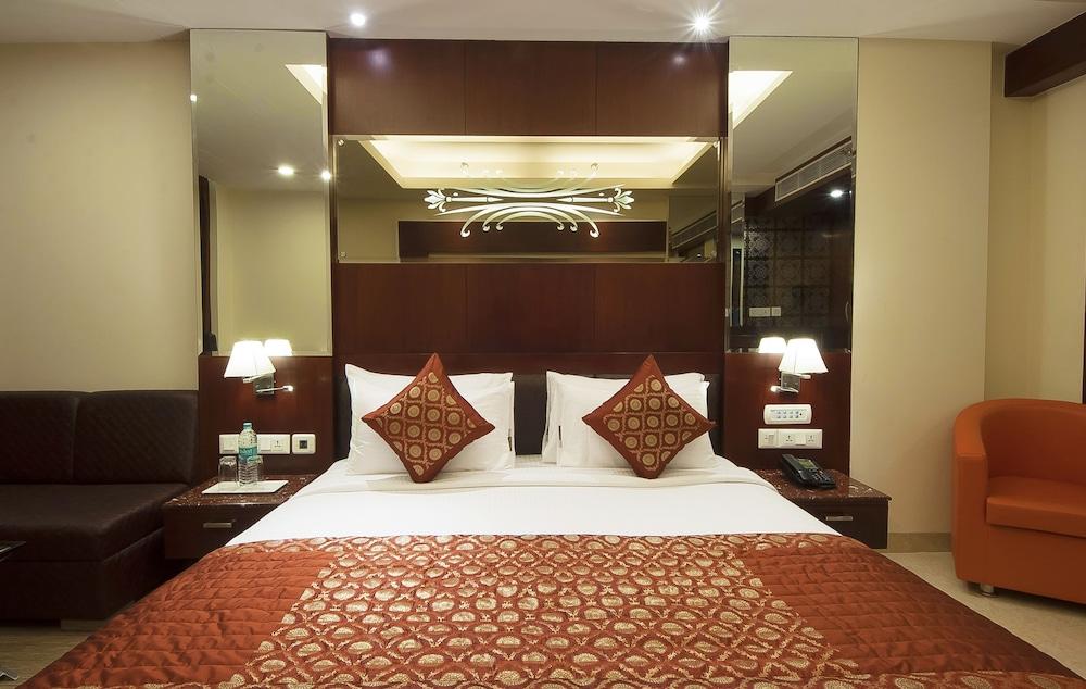 Hotel Golden Grand Delhi Kültér fotó