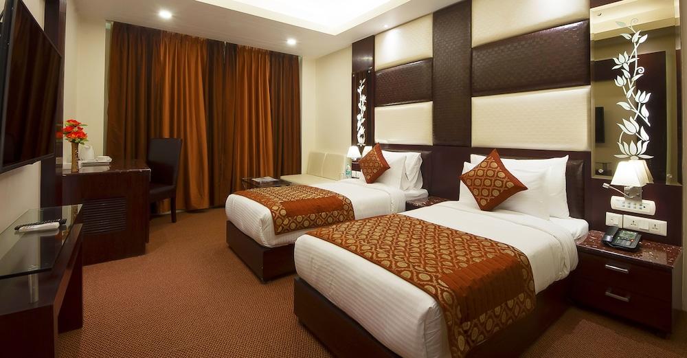Hotel Golden Grand Delhi Kültér fotó