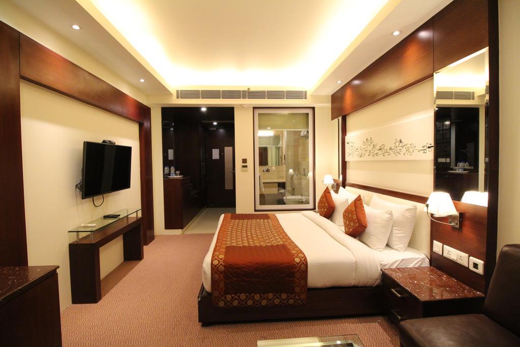 Hotel Golden Grand Delhi Kültér fotó