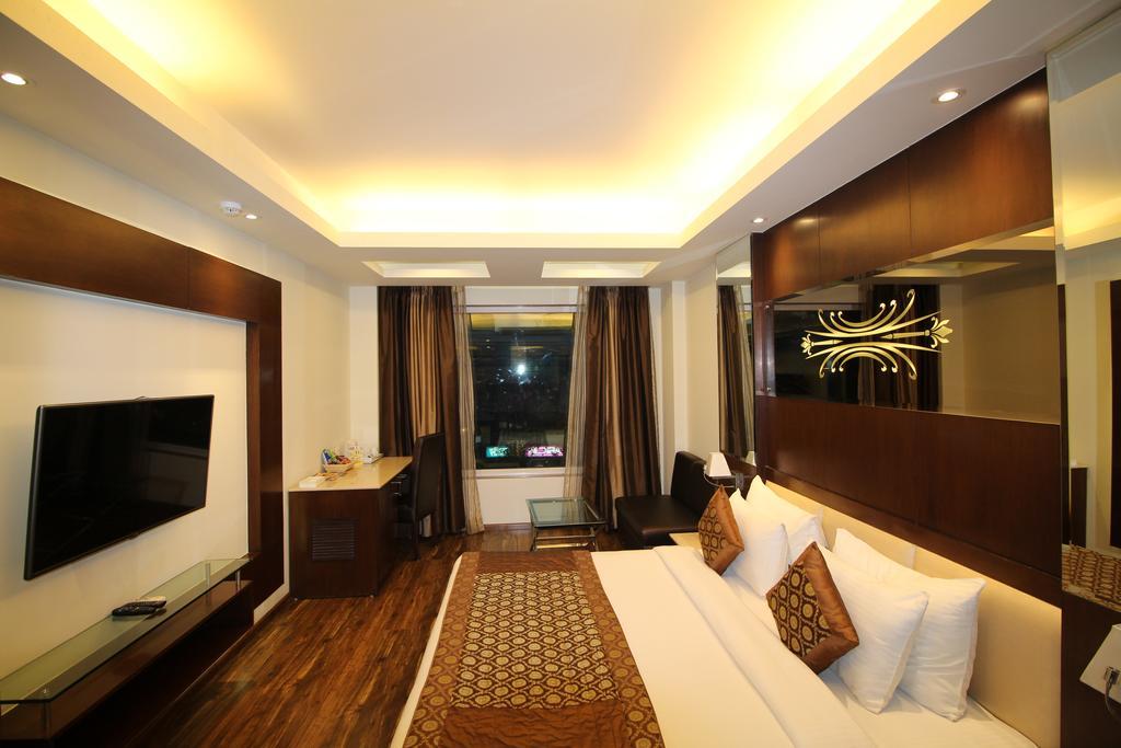 Hotel Golden Grand Delhi Kültér fotó
