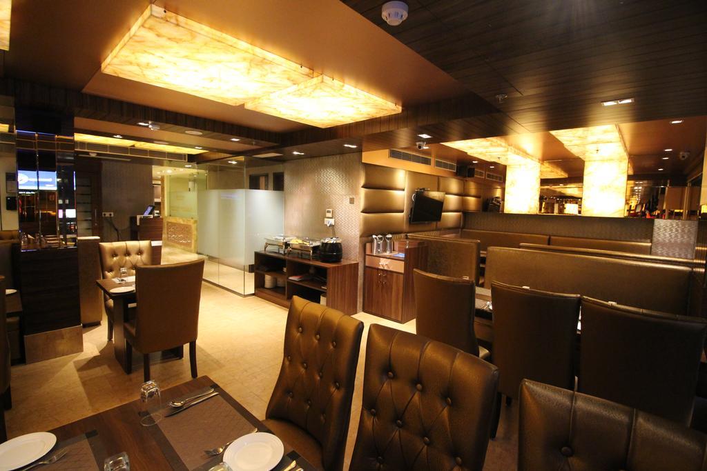 Hotel Golden Grand Delhi Kültér fotó