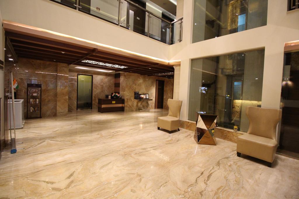 Hotel Golden Grand Delhi Kültér fotó