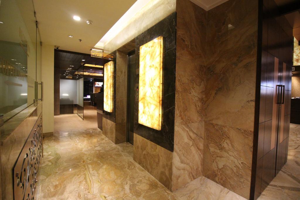 Hotel Golden Grand Delhi Kültér fotó