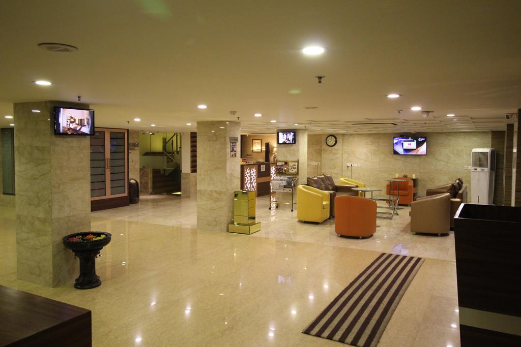 Hotel Golden Grand Delhi Kültér fotó