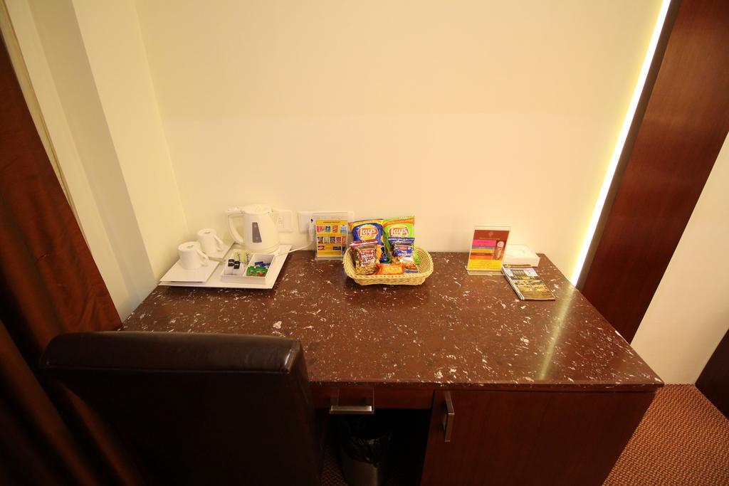 Hotel Golden Grand Delhi Kültér fotó