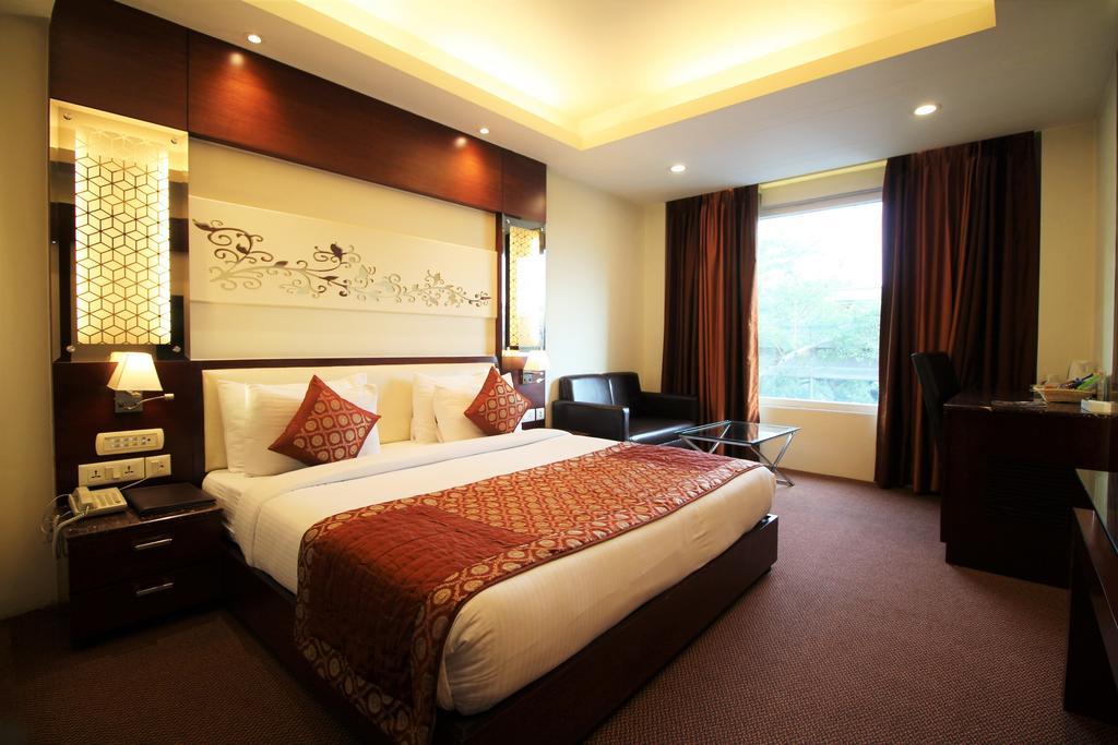 Hotel Golden Grand Delhi Kültér fotó