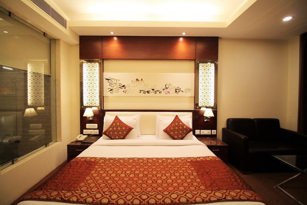 Hotel Golden Grand Delhi Kültér fotó