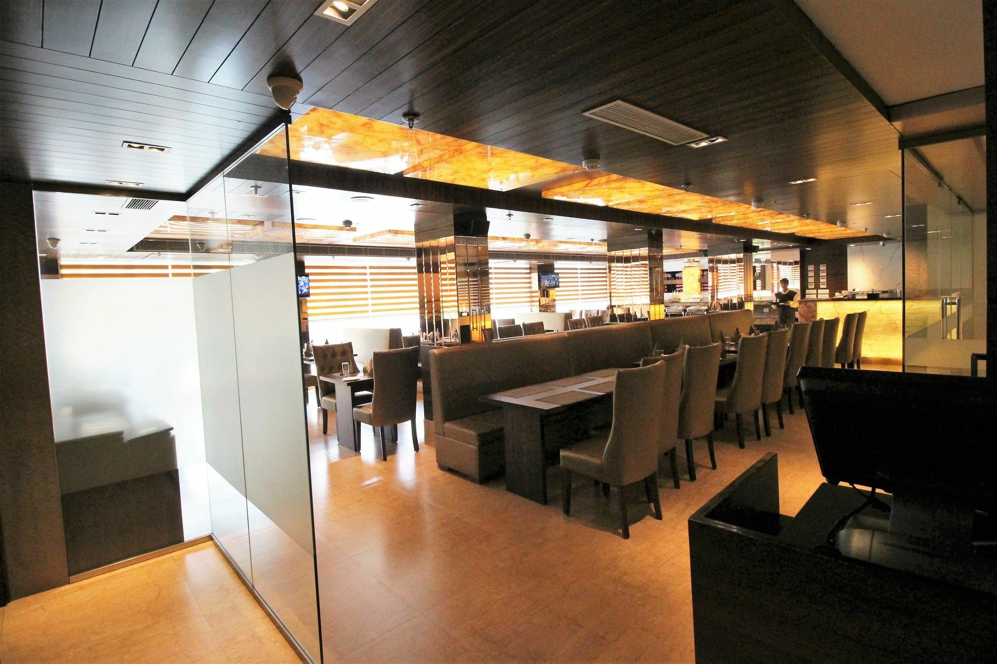 Hotel Golden Grand Delhi Kültér fotó